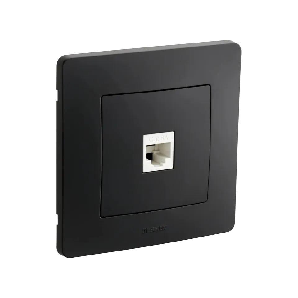 debflex-caly-749530-prise-rj45-cat6-noire-encastrable image 1