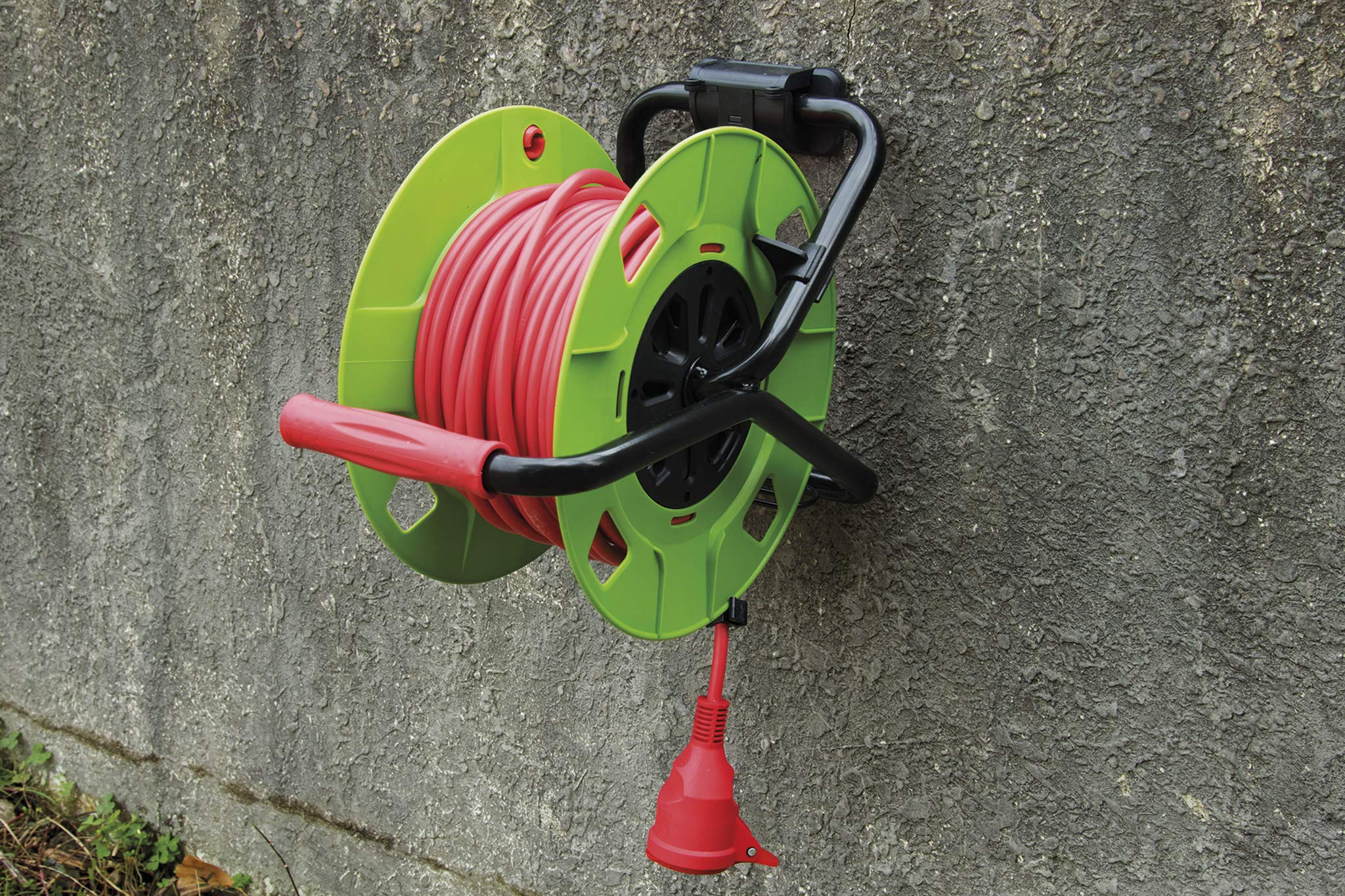 zenitech-support-mural-acier-noir-pour-enrouleur-jardin-entraxe-80mm image 8